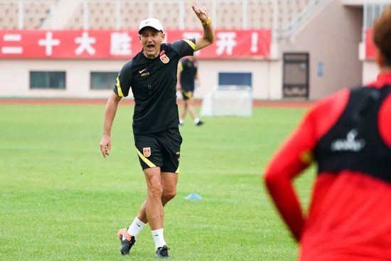 狼队1-0领先切尔西！